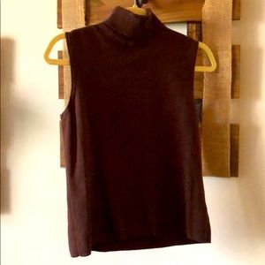 Sleeveless turtleneck sweater